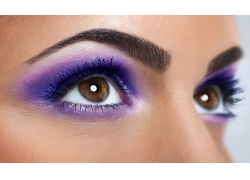 紫色眼影化妆模特