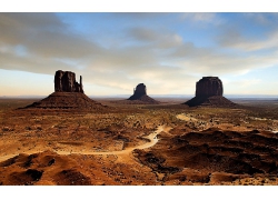 沙漠大山岩石天空道路风光风景景观照片