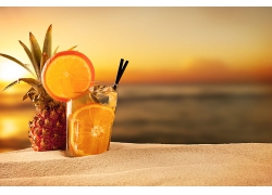 Summer drink on beach (3)