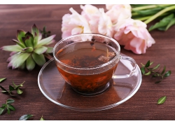 清新自然茶水花茶绿茶红茶一杯茶透明茶杯高清图片