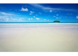 美丽蔚蓝天空海滩白沙景观美丽风景高清图片
