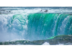 加拿大碧綠色的瀑布